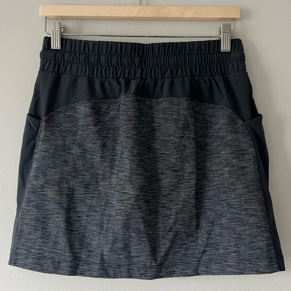 Athleta Excursion Hybrid Mid-Rise Tennis Skort in Dark Heathered Gray Size XS
